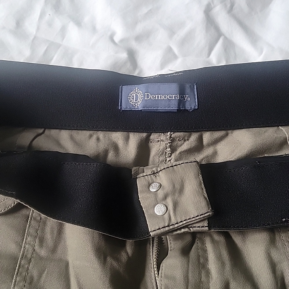 Democracy Olive Green Utility Shorts Women's Size 16 - Picture 4 of 5